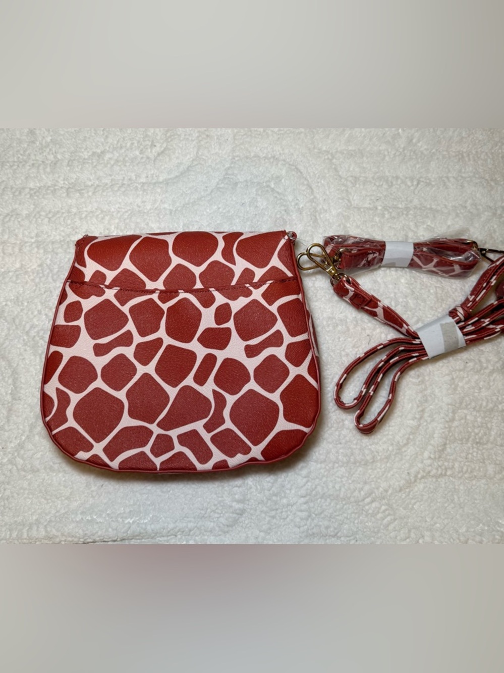 SHEIN Red/Orangeish & White Giraffe-Print Crossbody Bag - Picture 2 of 8